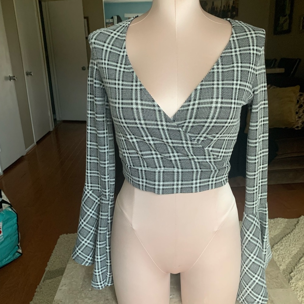 Bell sleeved crop top
